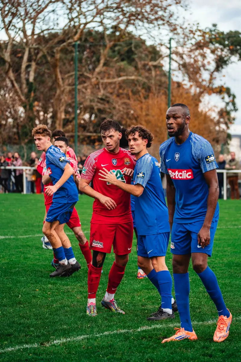 Placement des joueurs du FC Penhir Camaret sur un coup de pied arrêté